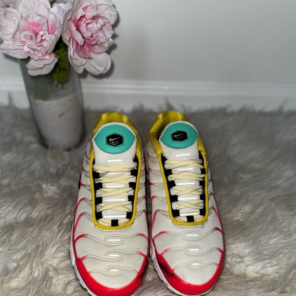 Nike Air Max Plus size: 8.5 womens. Authentic. Good condition. - Picture 5 of 12
